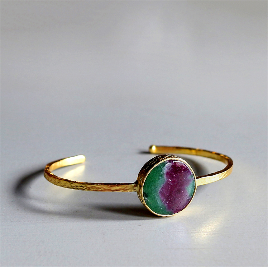 アルサメイア  ルビーインゾイサイト ビッグストーンバングル　大粒 天然石22KGP トルコジュエリー ラウンド