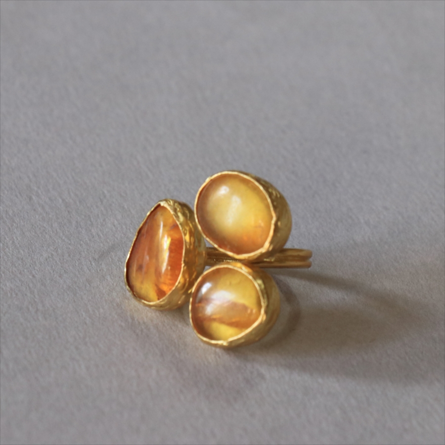 琥珀 アンバー3ストーンリング　22KGP アルサメイア　トルコジュエリー ３つの石