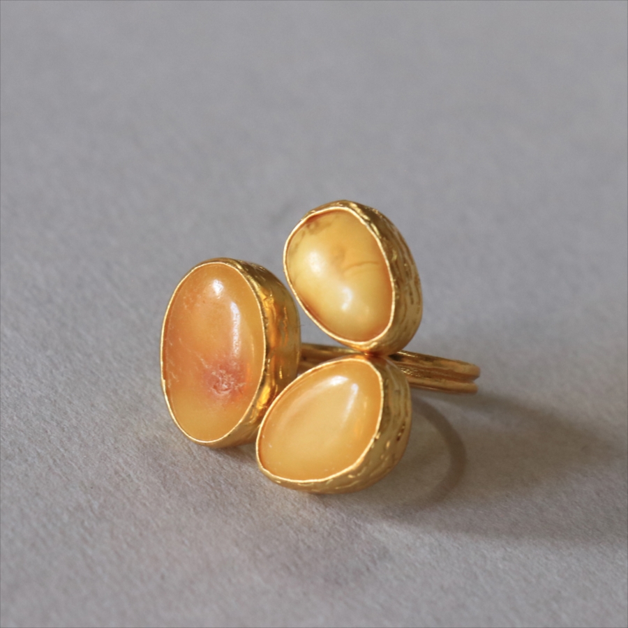 琥珀 アンバー3ストーンリング　22KGP アルサメイア　トルコジュエリー ３つの石