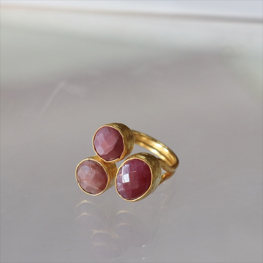 ナチュラルサファイア リング  アルサメイア　トルコジュエリー ３つの石