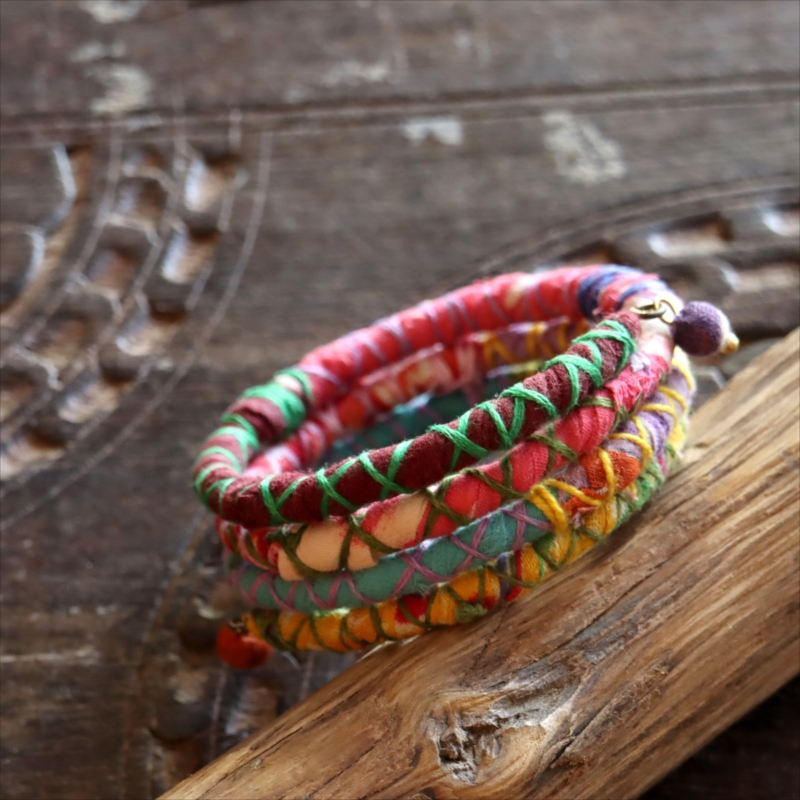 リサイクルサリー スパイラルバングル インド 手作りブレスレット