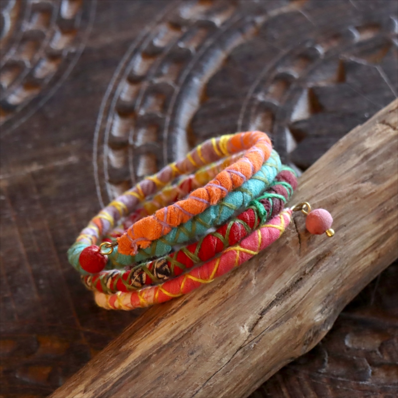 リサイクルサリー スパイラルバングル インド 手作りブレスレット