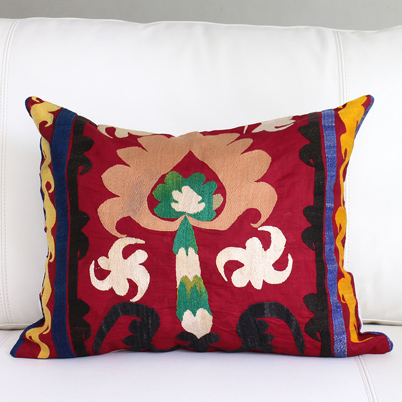 ウズベキスタン オールド スザンニ/suzani/手刺繍のクッションカバー 46x37cm　シミあり・ファスナー不良 OUTLET・難あり